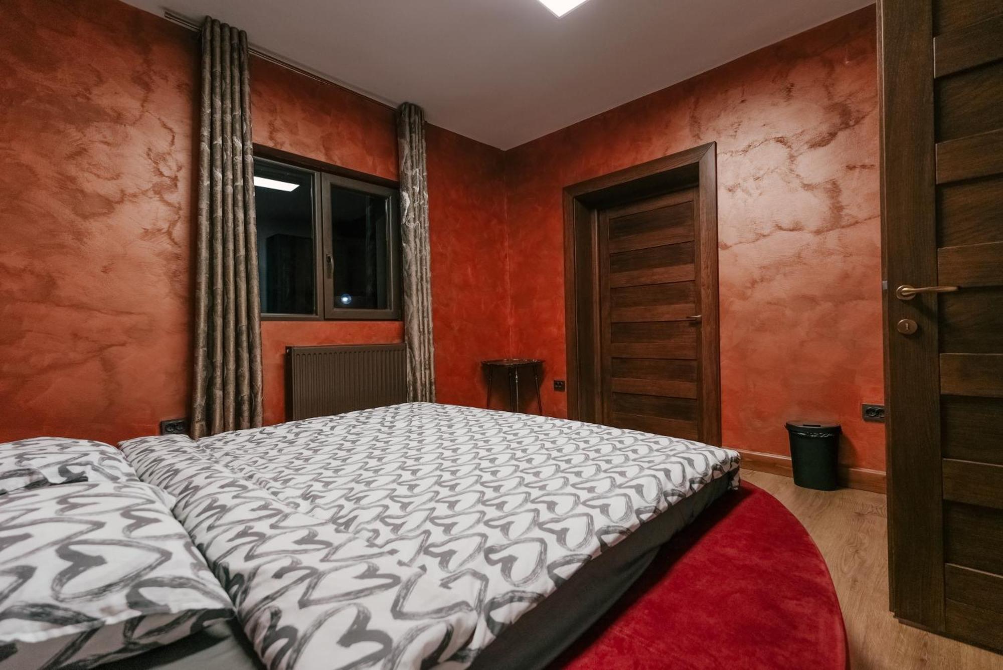 Madison Lake Villa Balotešti Exteriér fotografie