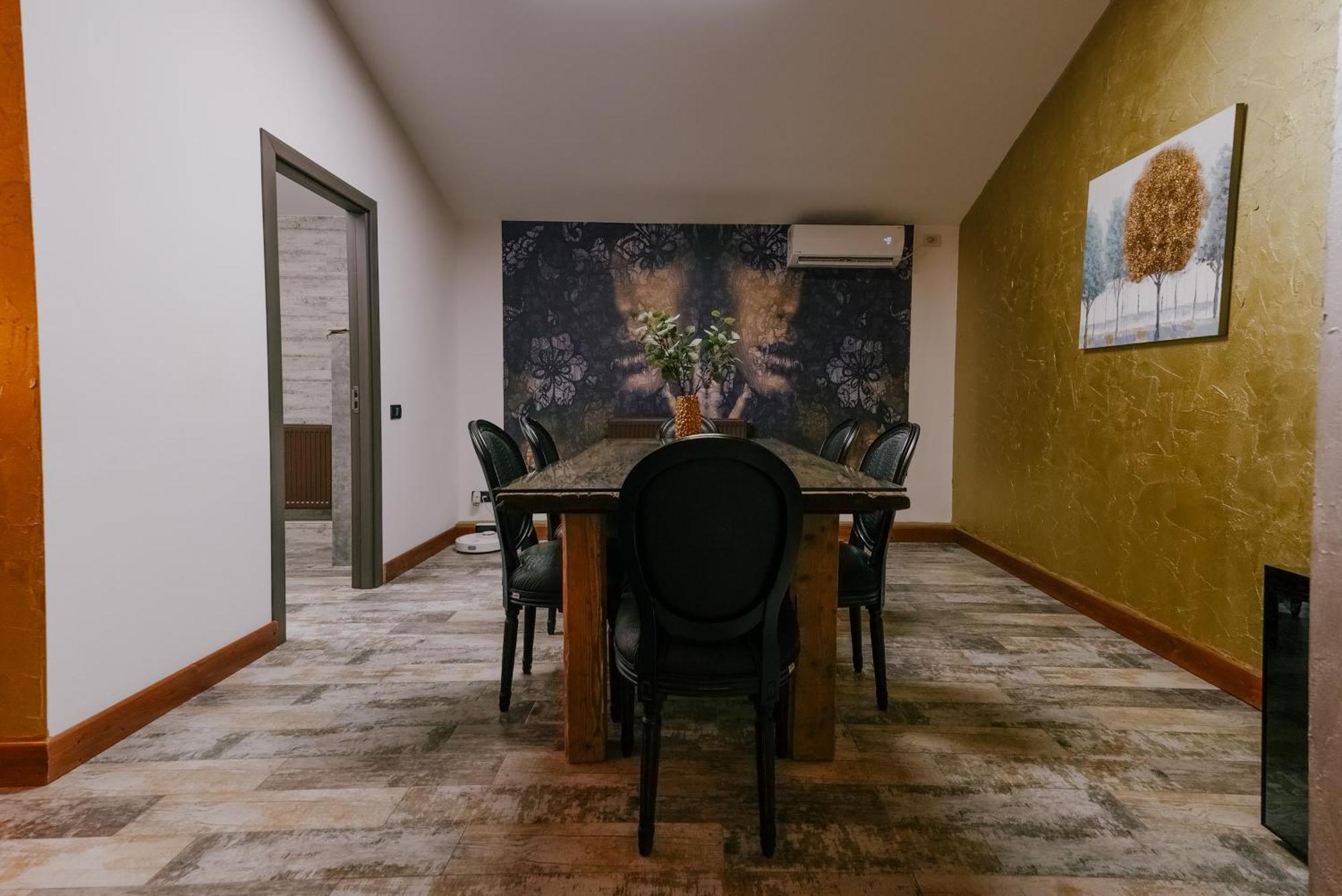 Madison Lake Villa Balotešti Exteriér fotografie